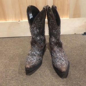 ROCKIN COUNTRY LEATHER BOOTS